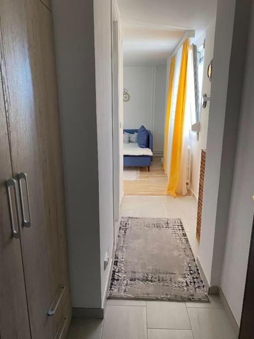 Fantasy App - One-Bedroom Apartment - 2