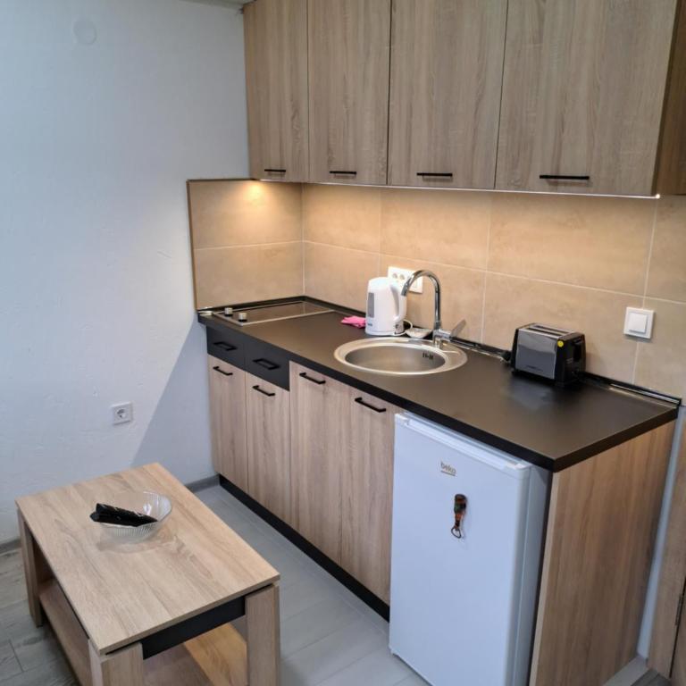 Villa JELENA - Guest House Nela - Quadruple Room with Mountain View - 5