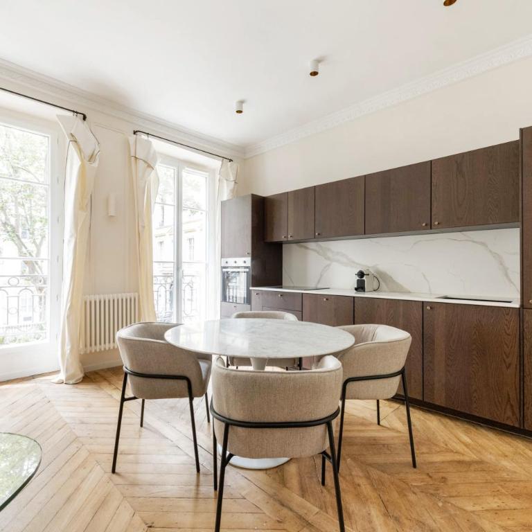 Luxury 3 Bedrooms - 3 Bathrooms - AC - Montmartre - Opéra - Appartement 3 Chambres avec Vue - 5