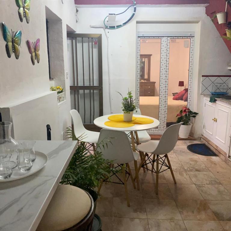 La casa amarilla de Luis y Eileen - Casa de 3 dormitorios - 23