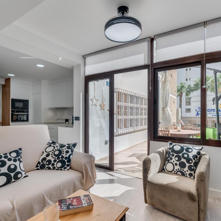 Benalmadena Alay Pool & Beach - Two-Bedroom Deluxe Apartment - 37