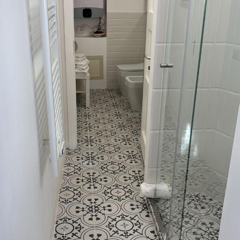 Grey House Apartments - One-Bedroom Standard Apartment - 5