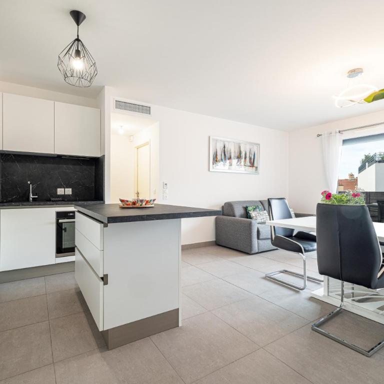 Bienvenue-PARKING-Clim-Centre - One-Bedroom Apartment - 4