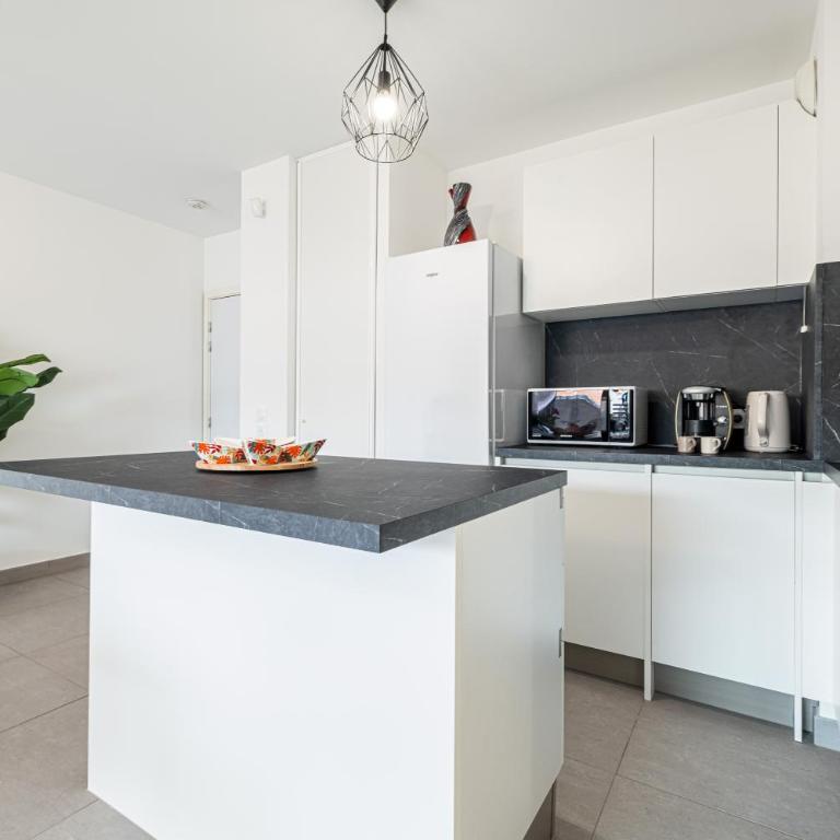 Bienvenue-PARKING-Clim-Centre - One-Bedroom Apartment - 33