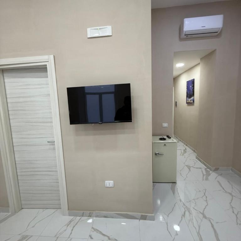 Valentino caracciolo 105 - Suite Familiare con Balcone - 16