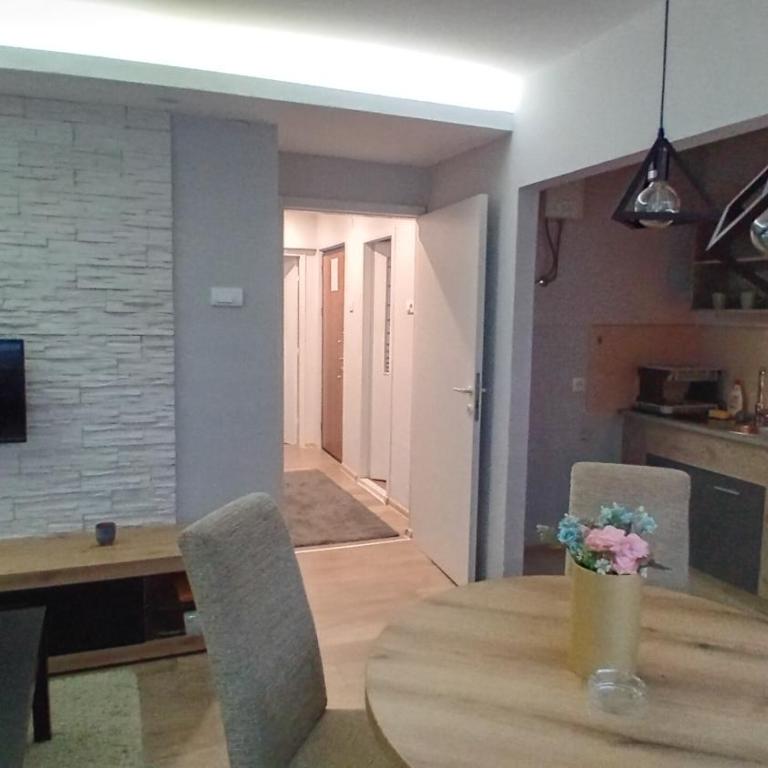 SUNSHINE Apartment - Two-Bedroom Apartment - 10