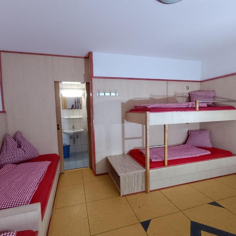 Jugendgästehaus Hinterronach - Vierbettzimmer - 4