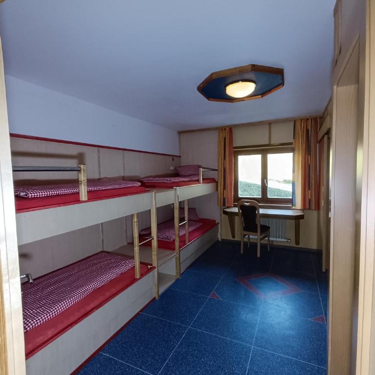 Jugendgästehaus Hinterronach - Vierbettzimmer - 5