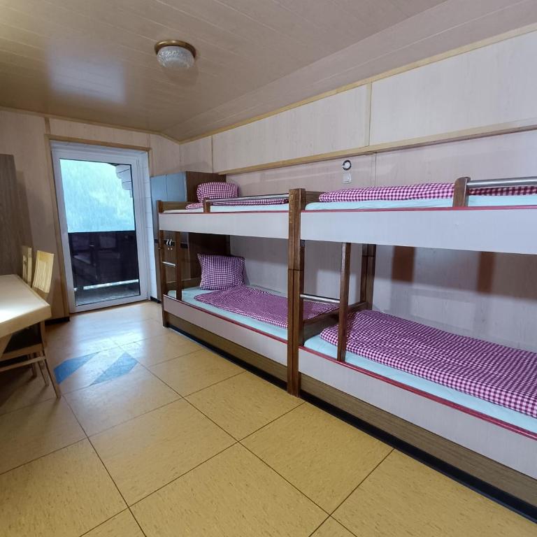 Jugendgästehaus Hinterronach - Vierbettzimmer - 6