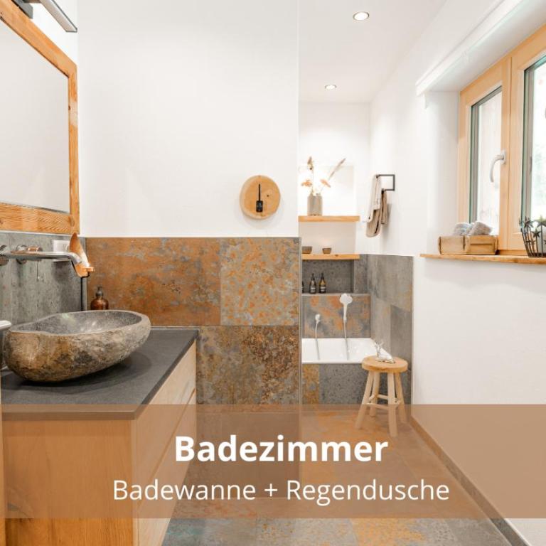 Chalet WaldHäusl luxuriöse Ferienwohnungen mit Sauna & Whirlpool, Kamin, Balkon oder Terrasse mit Bergblick - Superior Apartment - 11