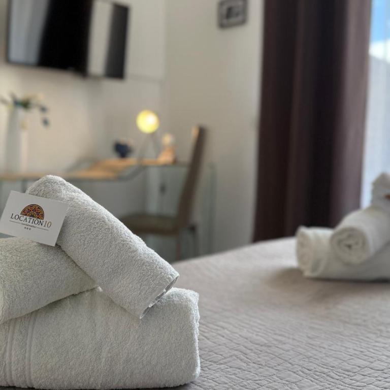 Location10 - Deluxe Double Room with Balcony - 6