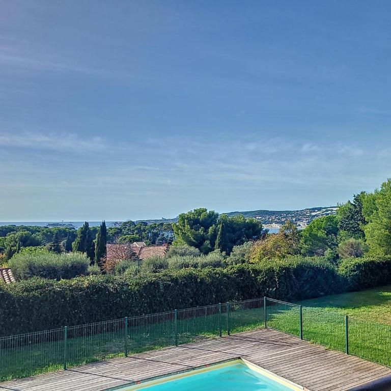 Appart, vue mer exceptionnelle à sanary, à pied 10mn criques et plage - Appartamento con 1 Camera da Letto, Balcone e Vista Mare - 14