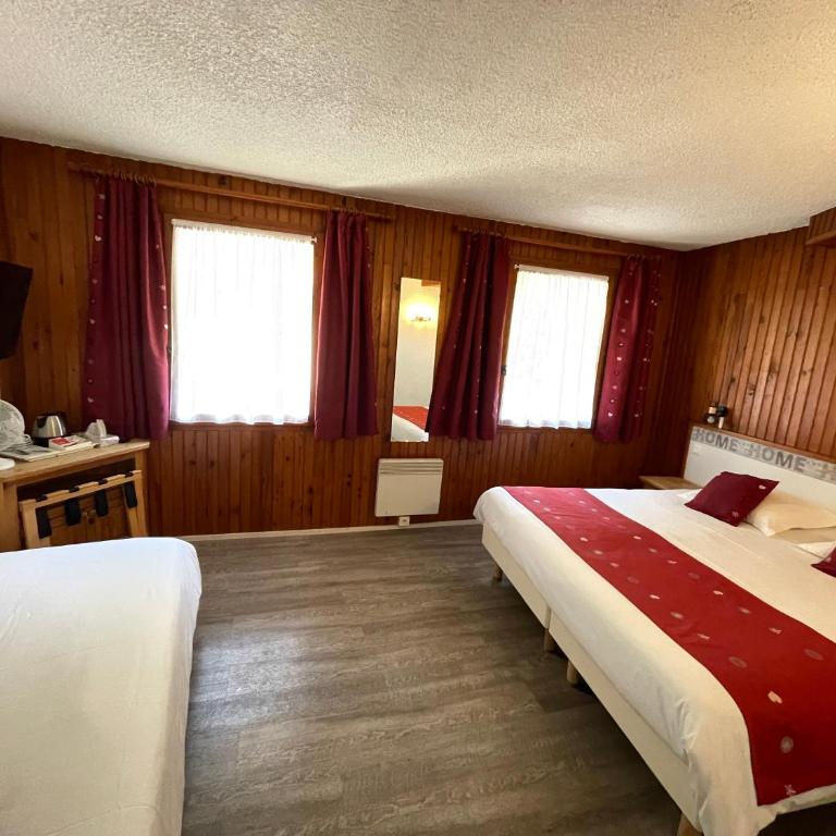 Hotel des Marquisats - Habitación Familiar - Lado del bosque - 4
