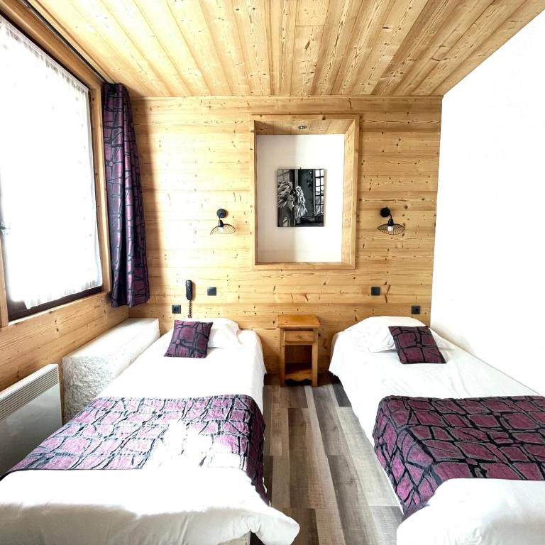 Hotel des Marquisats - Habitación Triple con vistas al bosque - 6