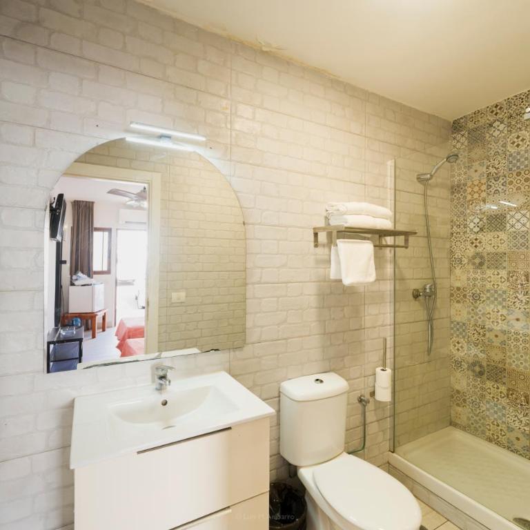 Apartamentos Tinerfe Garden - Habitación Doble con baño privado - 2 camas - 3