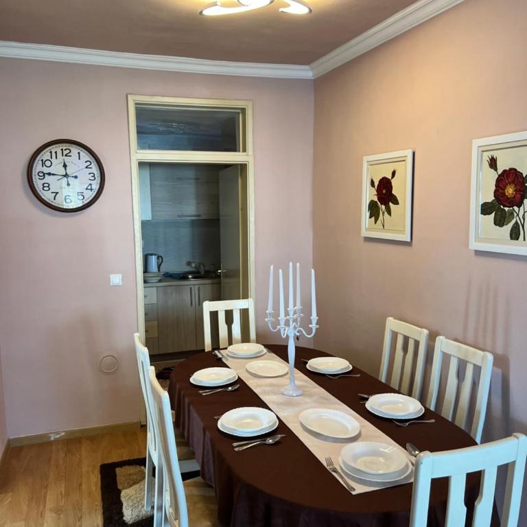 Bony - Three-Bedroom Apartment with Balcony - 7