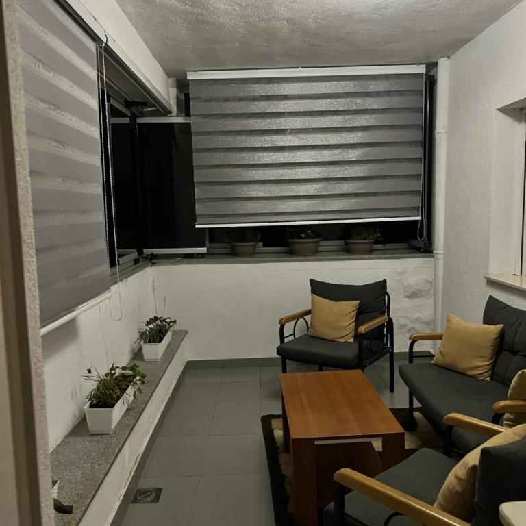Bony - Three-Bedroom Apartment with Balcony - 5