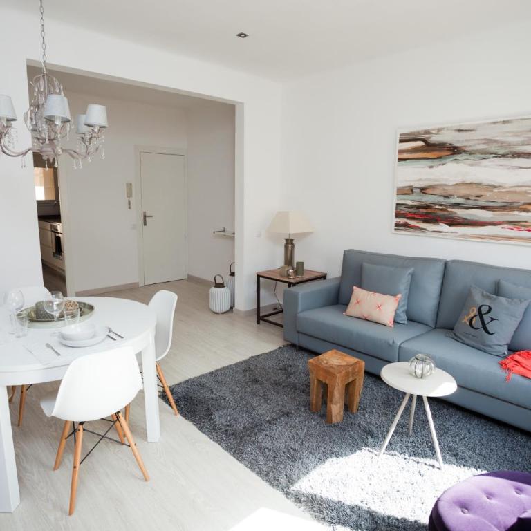 Charming & Quiet Park Guell Apartment - Three-Apartment with Balcony - 6