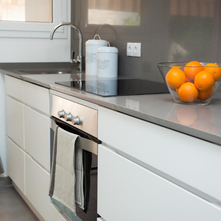 Charming & Quiet Park Guell Apartment - Three-Apartment with Balcony - 20