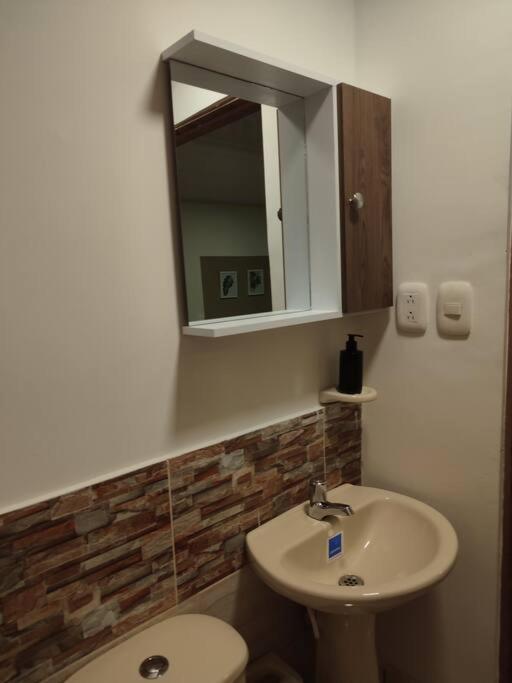 Cómodo cerca al Arboleda, Circunvalar, escritorio - One-Bedroom Apartment - 6