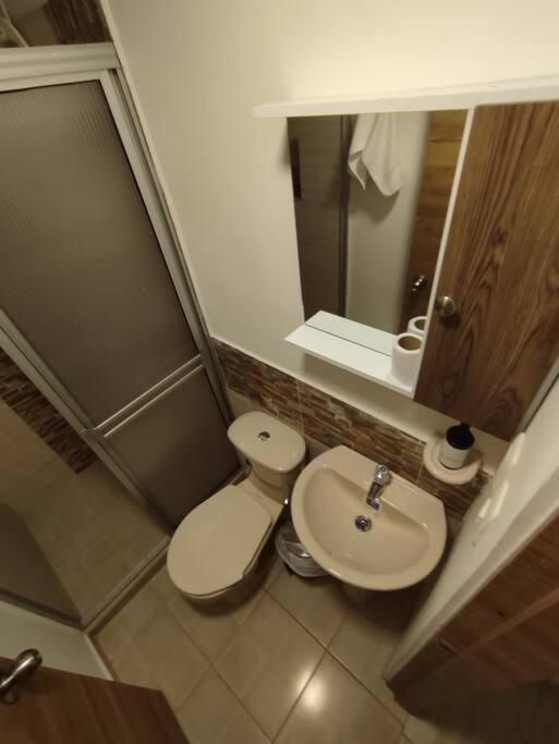 Cómodo cerca al Arboleda, Circunvalar, escritorio - One-Bedroom Apartment - 21