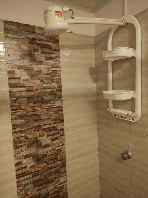 Cómodo cerca al Arboleda, Circunvalar, escritorio - One-Bedroom Apartment - 23