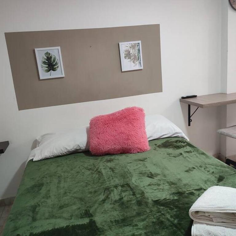 Cómodo cerca al Arboleda, Circunvalar, escritorio - One-Bedroom Apartment - 11