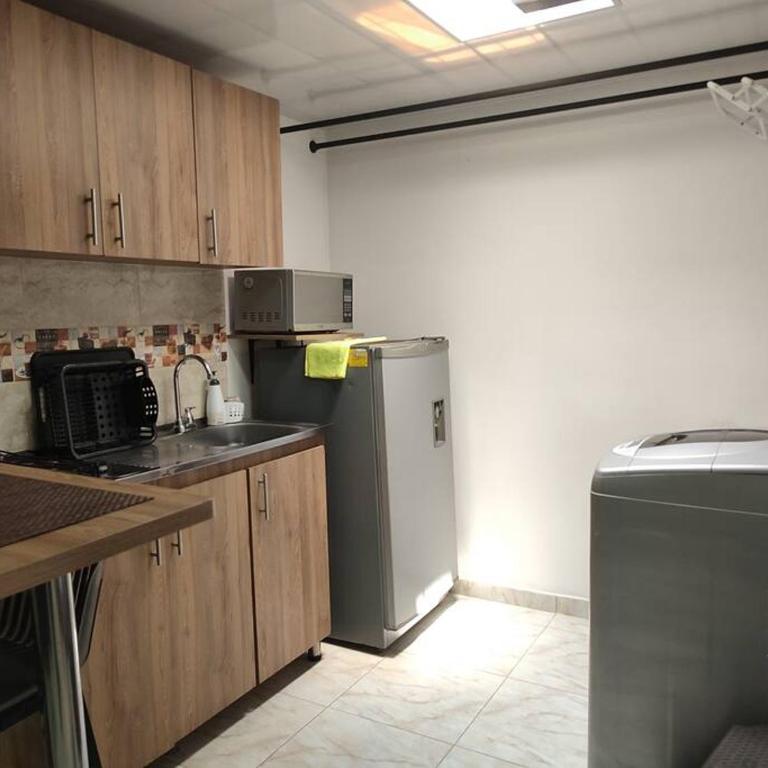 Cómodo cerca al Arboleda, Circunvalar, escritorio - One-Bedroom Apartment - 13