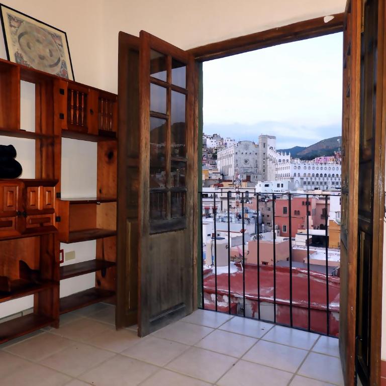 Plaza San Cayetano Panoramic House - Family Suite with Balcony - 7