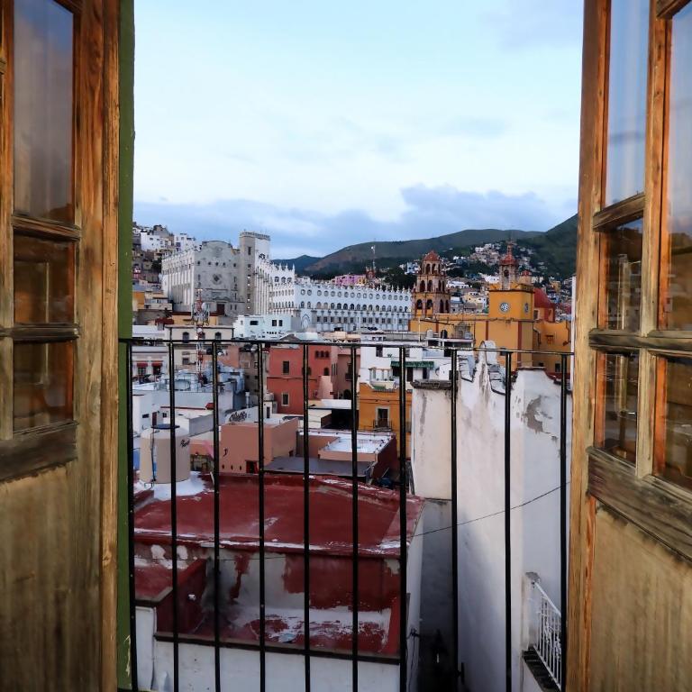 Plaza San Cayetano Panoramic House - Family Suite with Balcony - 14