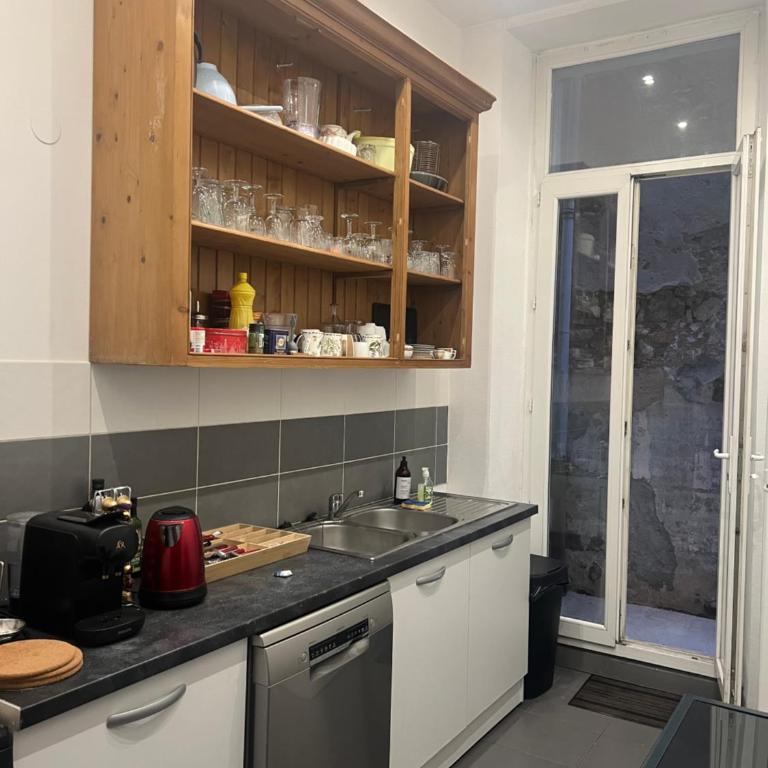 Spacieux appartement T4 avec cours privée - Apartment mit 3 Schlafzimmern - 2