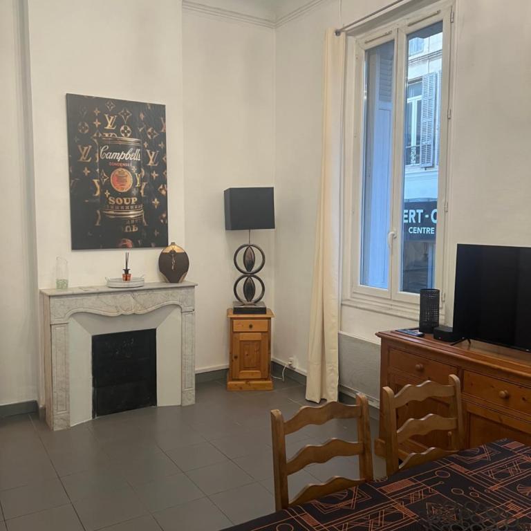 Spacieux appartement T4 avec cours privée - Apartment mit 3 Schlafzimmern - 3