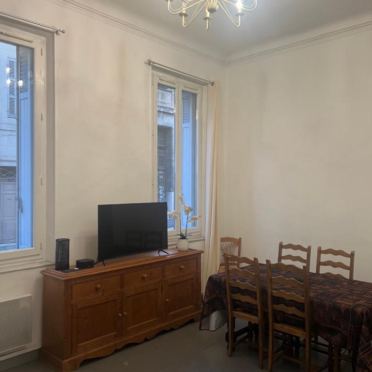 Spacieux appartement T4 avec cours privée - Apartment mit 3 Schlafzimmern - 9