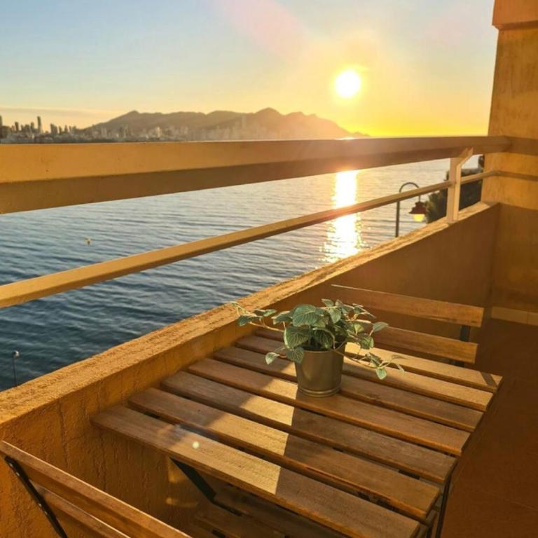 Bonito triplex con increíbles vistas - Casa Unifamiliar de 3 dormitorios - 1