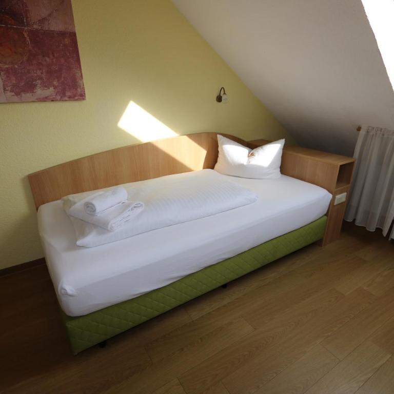 Hotel Avenue Altenfurt - Zweibettzimmer - 4