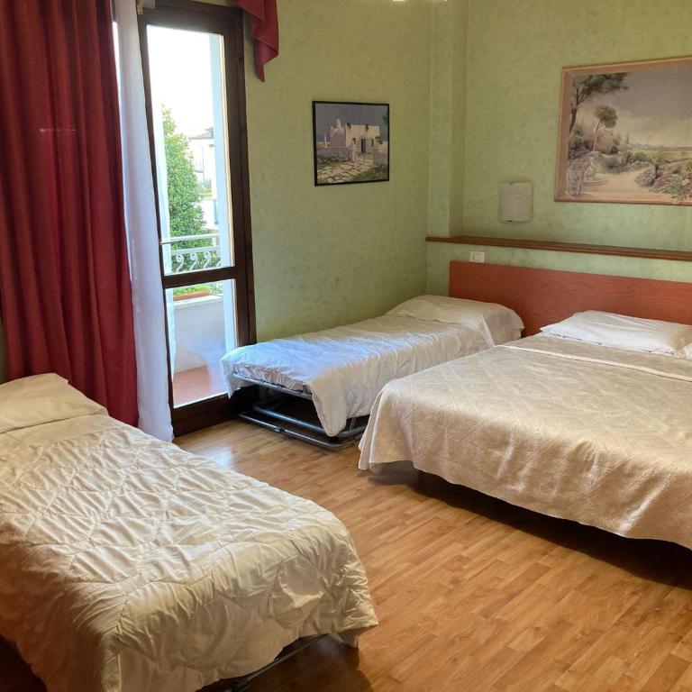Hotel Benaco - Camera Quadrupla con Balcone - 4