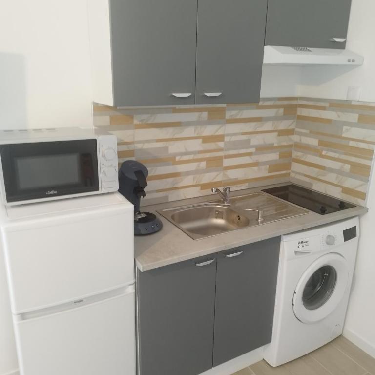 Charmant studio à 2 pas de la plage - Apartamento - Planta baja - 4