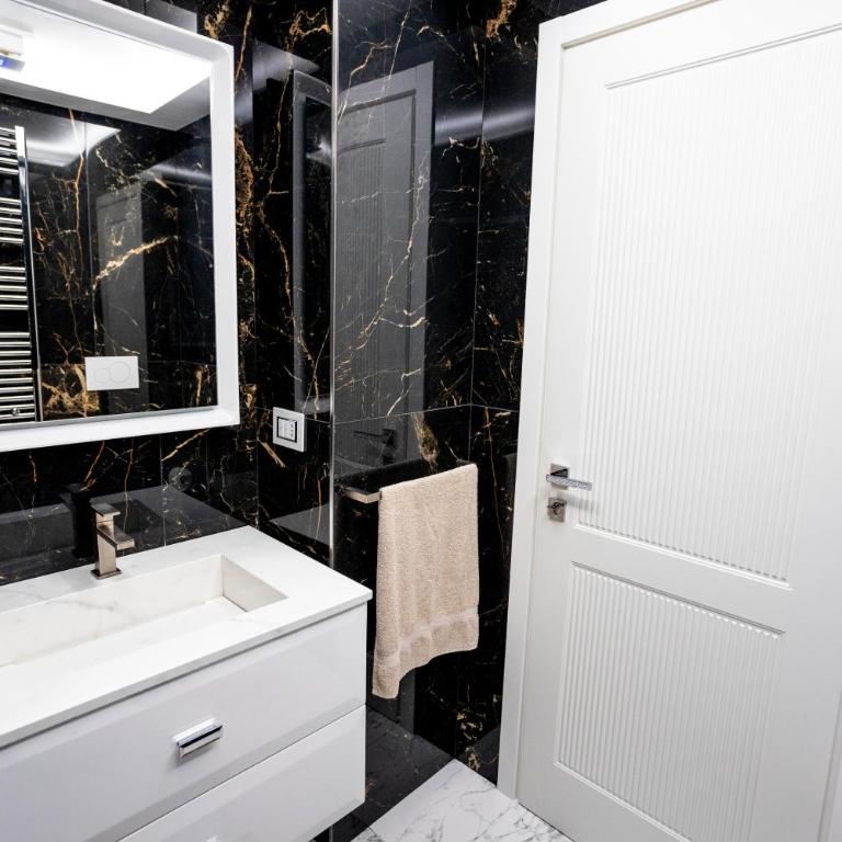 Suite Tropea - Two-Bedroom Apartment - 25