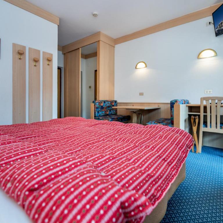 Hotel Mary - Camera Matrimoniale con Balcone - 6