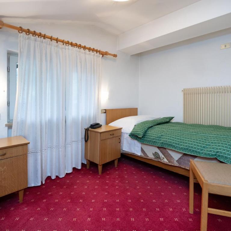 Hotel Mary - Camera Standard Doppia con Letti Singoli - 4