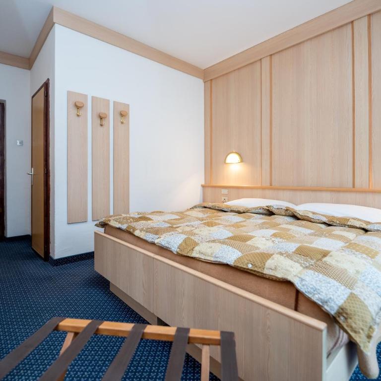 Hotel Mary - Camera Tripla Economy - 5