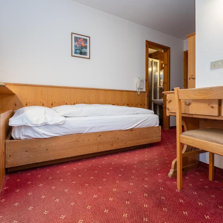 Hotel Mary - Camera Doppia con Letti Singoli con Balcone - 2