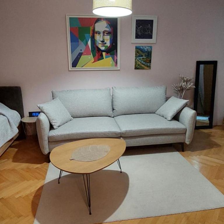 Dream Studio - King Studio with Sofa Bed - 2