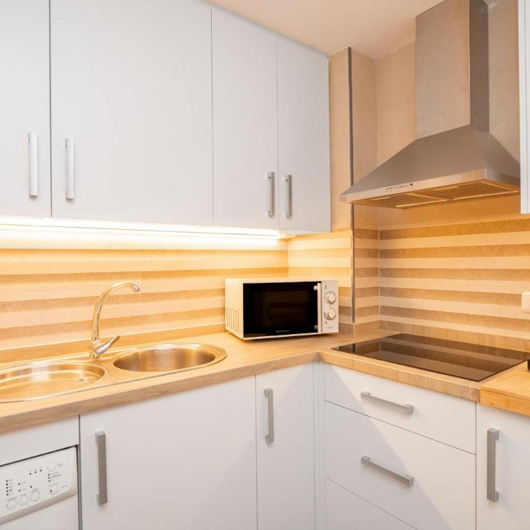 Ronda Suites 193 junto a hospitales y cerca centro con Parking Gratis - One-Bedroom Apartment - 10