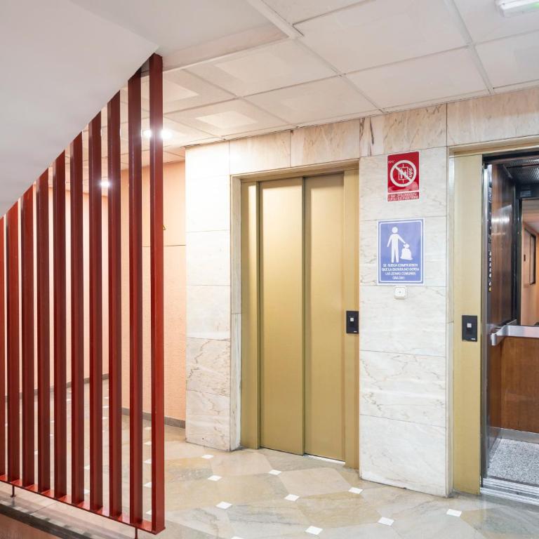 Ronda Suites 193 junto a hospitales y cerca centro con Parking Gratis - One-Bedroom Apartment - 30