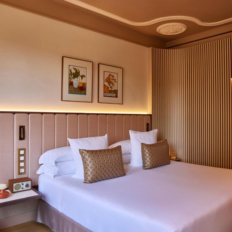Grand Hotel Central, Small Luxury Hotels - Deluxe King Room - 3