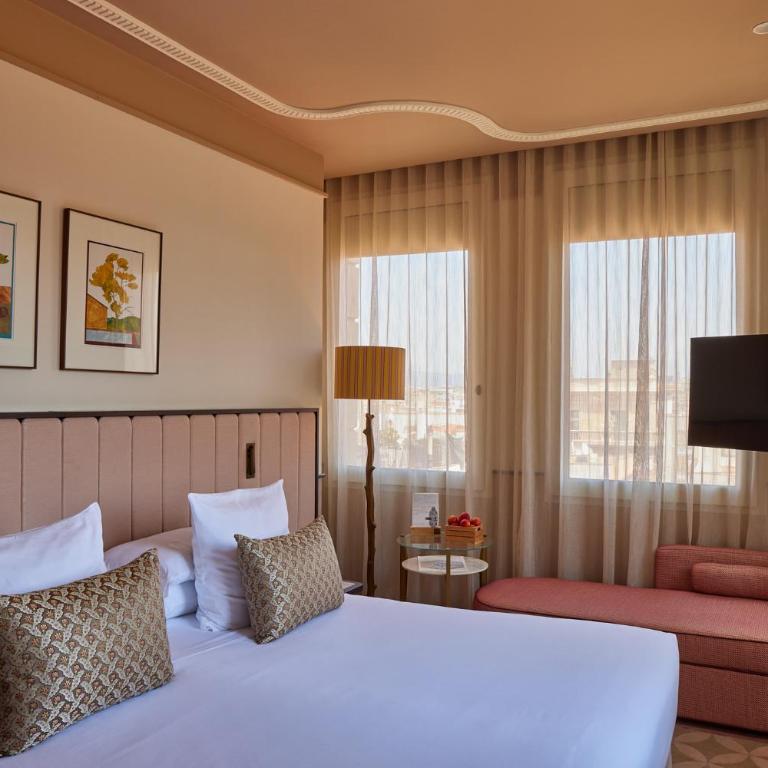 Grand Hotel Central, Small Luxury Hotels - Deluxe Corner Room - 2