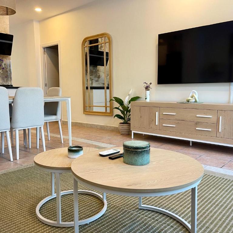 Gran ático con terraza en el centro de Alicante - Three-Bedroom Apartment - 15