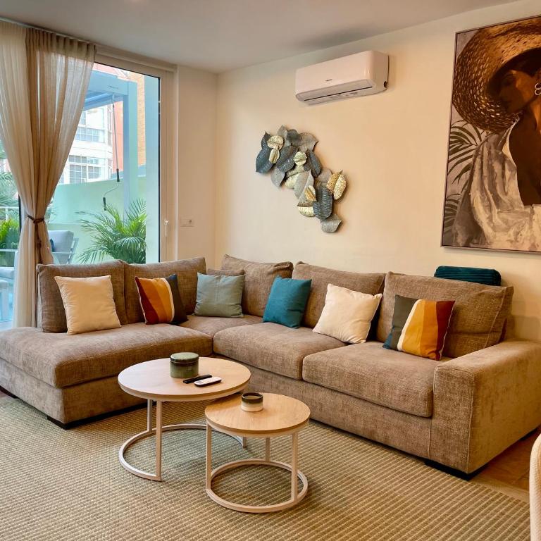 Gran ático con terraza en el centro de Alicante - Three-Bedroom Apartment - 12