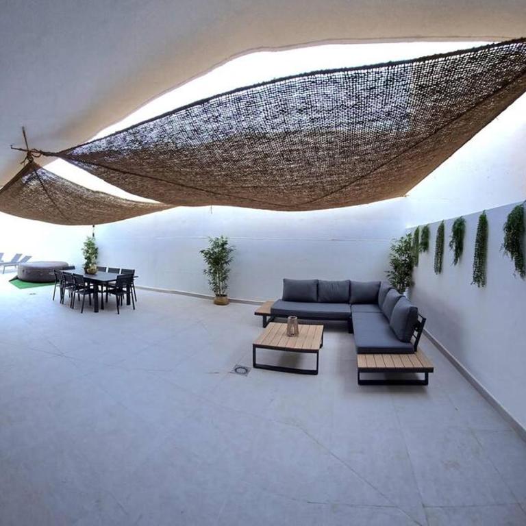 Samuel Luxury 2bedroom Apartment, Large patio, free wifi and private parking BY NAMASTE ELITE - Apartamento de 2 dormitorios - 22
